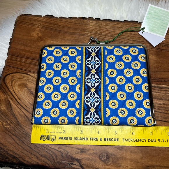 Vera Bradley Retired Riviera Blue Hugs N Kisses - Picture 16 of 17